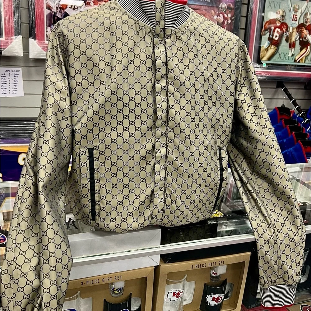 ✨✨STILL AVAILABLE✨✨ 🟢 Gucci Monogram Vintage Jacket - Serious Inquiries only